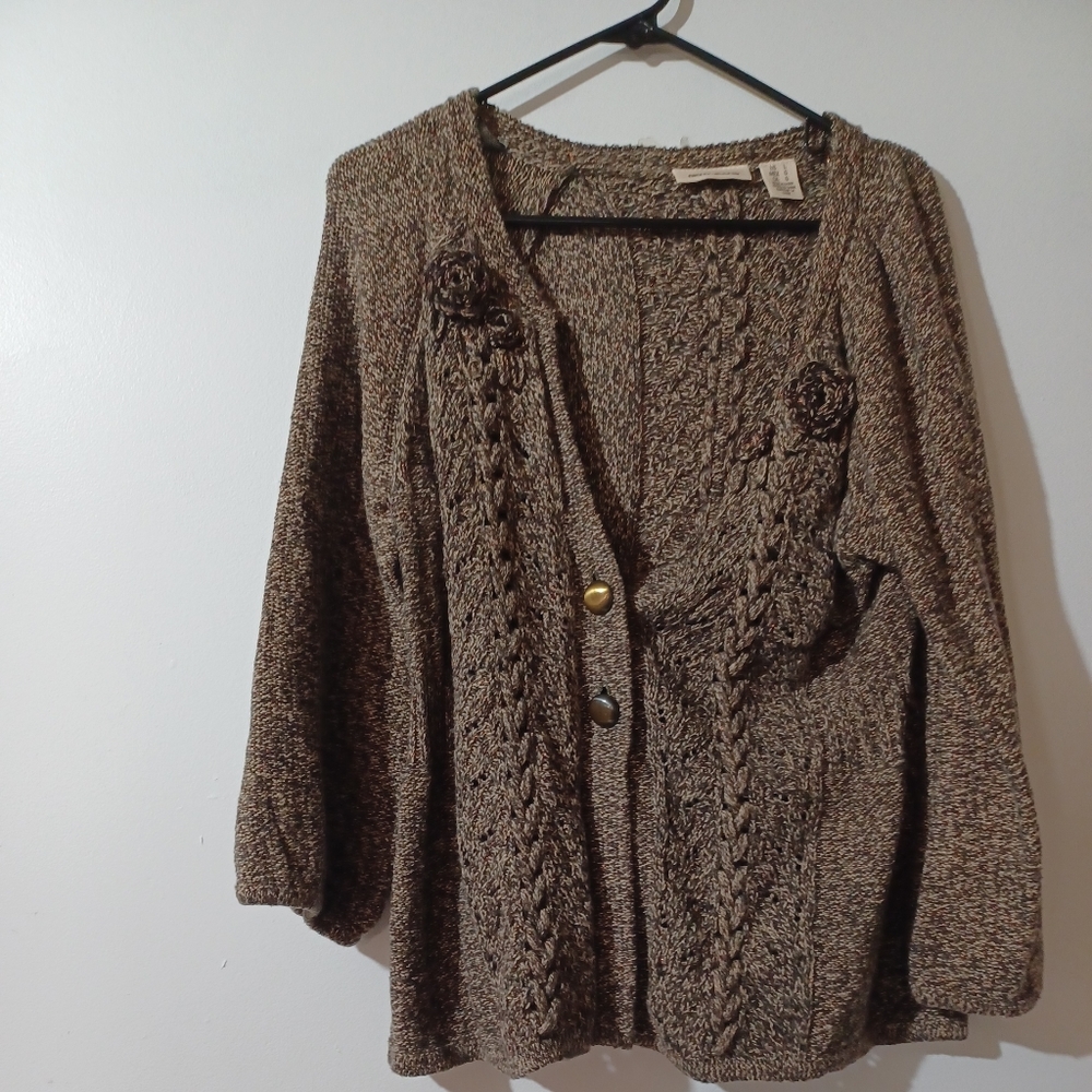 DKNY Jeans Womans Size Large Knit Sweater w/ Accent roses 2 buttons long sleeve